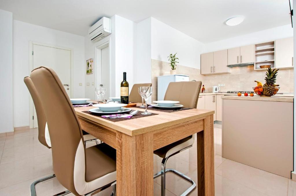 Aria Room And Apartmant Fuga Rovinj Bagian luar foto