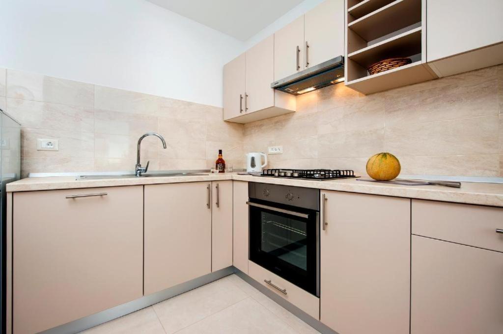 Aria Room And Apartmant Fuga Rovinj Bagian luar foto